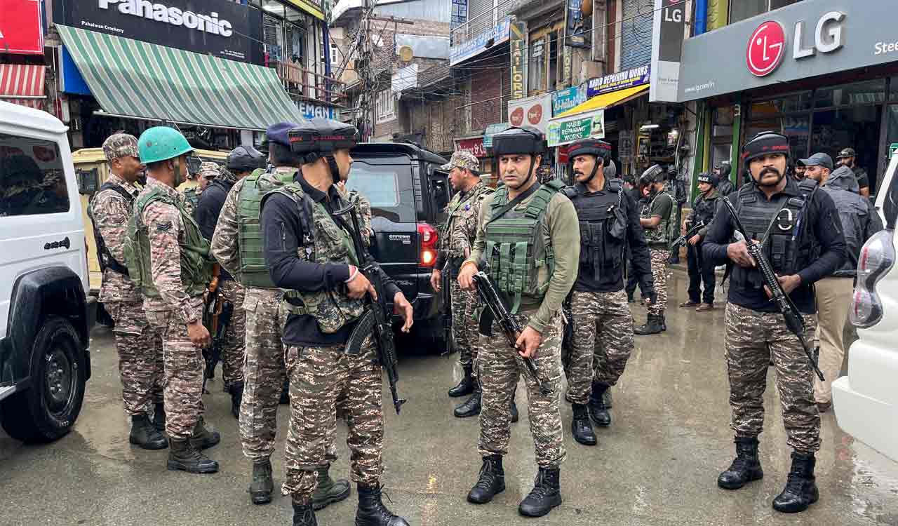 Policeman killed in terrorist attack in Anantnag