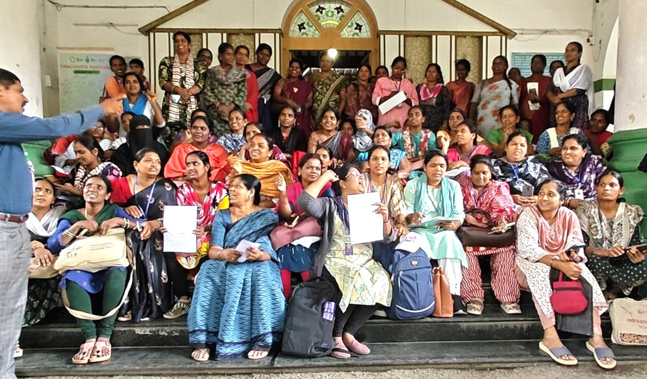 BLOs protest over pending remuneration, disrupt SIR exercise in Secunderabad Cantonment