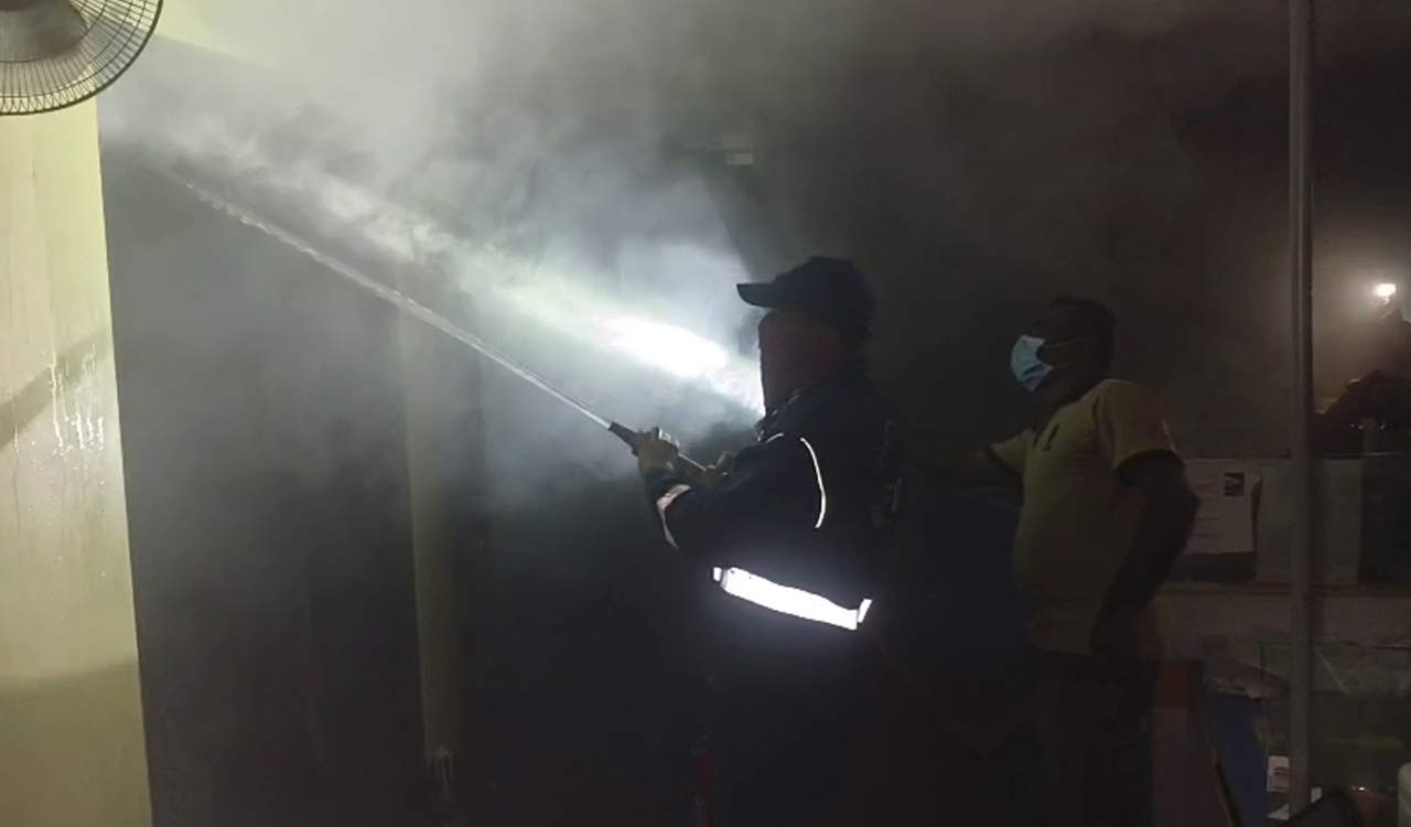 Fire breaks out in Canara Bank locker room in Jangaon