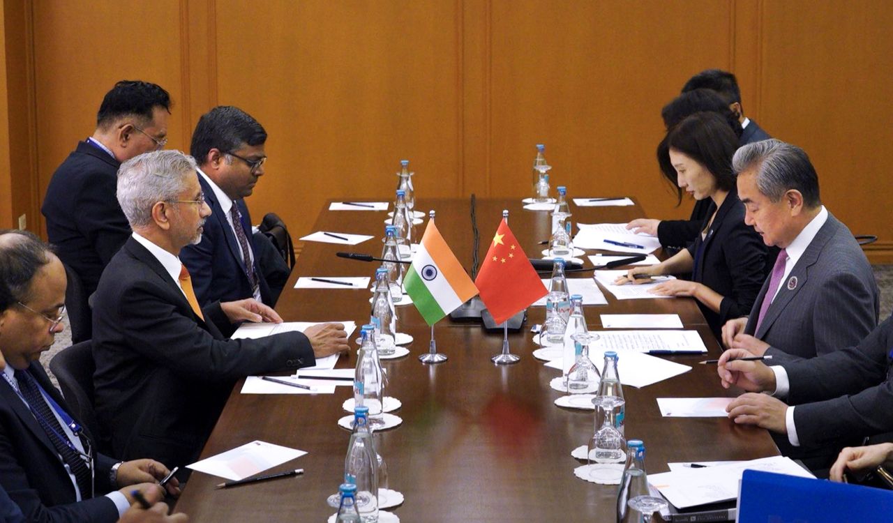 Border Peace Prerequisite for Normal India-China Ties, Jaishankar Tells Wang Yi in Manila