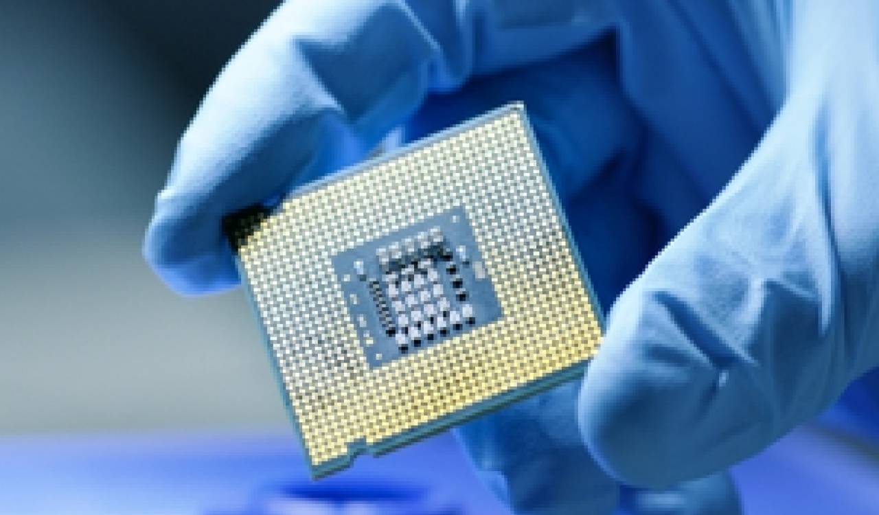 Apple seals $30B chip pact with Broadcom