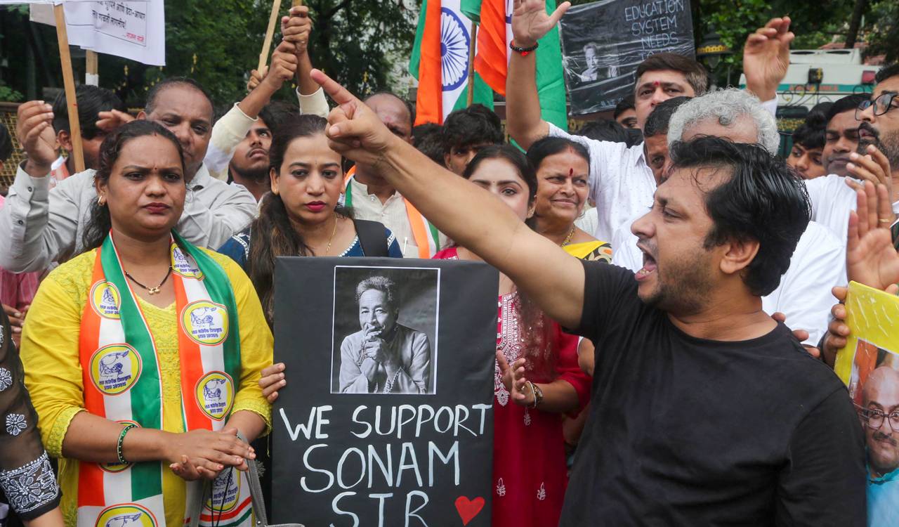 Shiv Sena (UBT) terms Delhi protests ‘start of revolution’