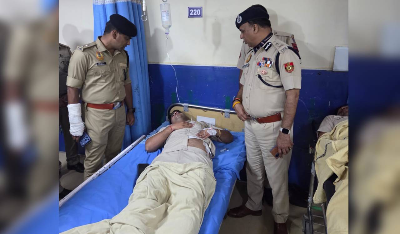 Delhi police personnel injured in CJP protest clash near Jantar Mantar