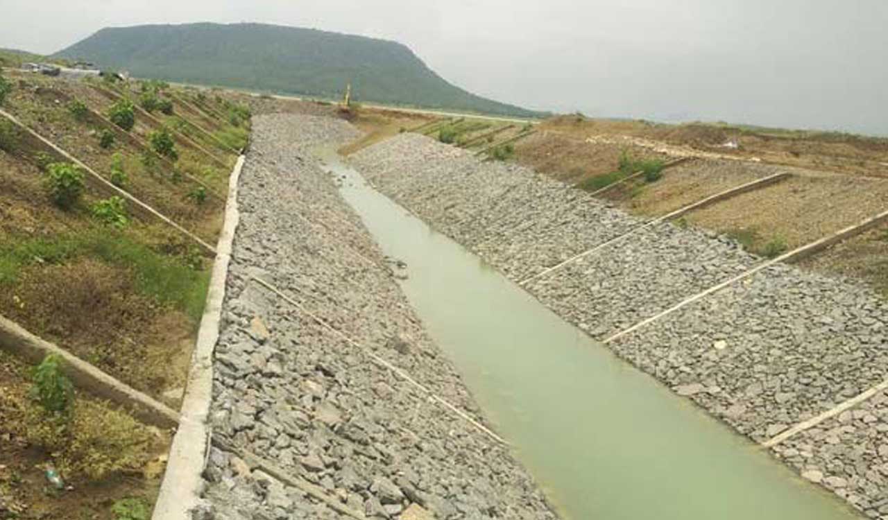 Congress govt turns to Devadula amid BRS pressure