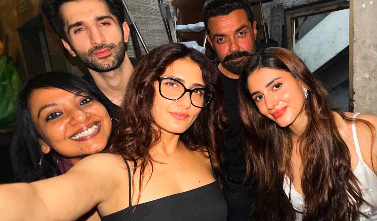 Fatima Sana Shaikh shares fun moments with Bobby Deol and Sidhant Gupta from Teen Kauwe