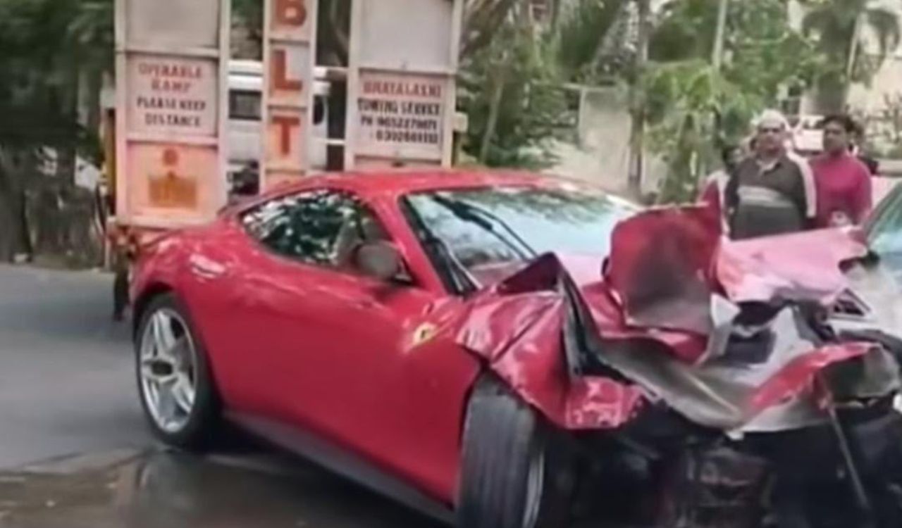 Speeding Ferrari crashes into Jubilee Hills apartment gate in Hyderabad, occupants flee scene