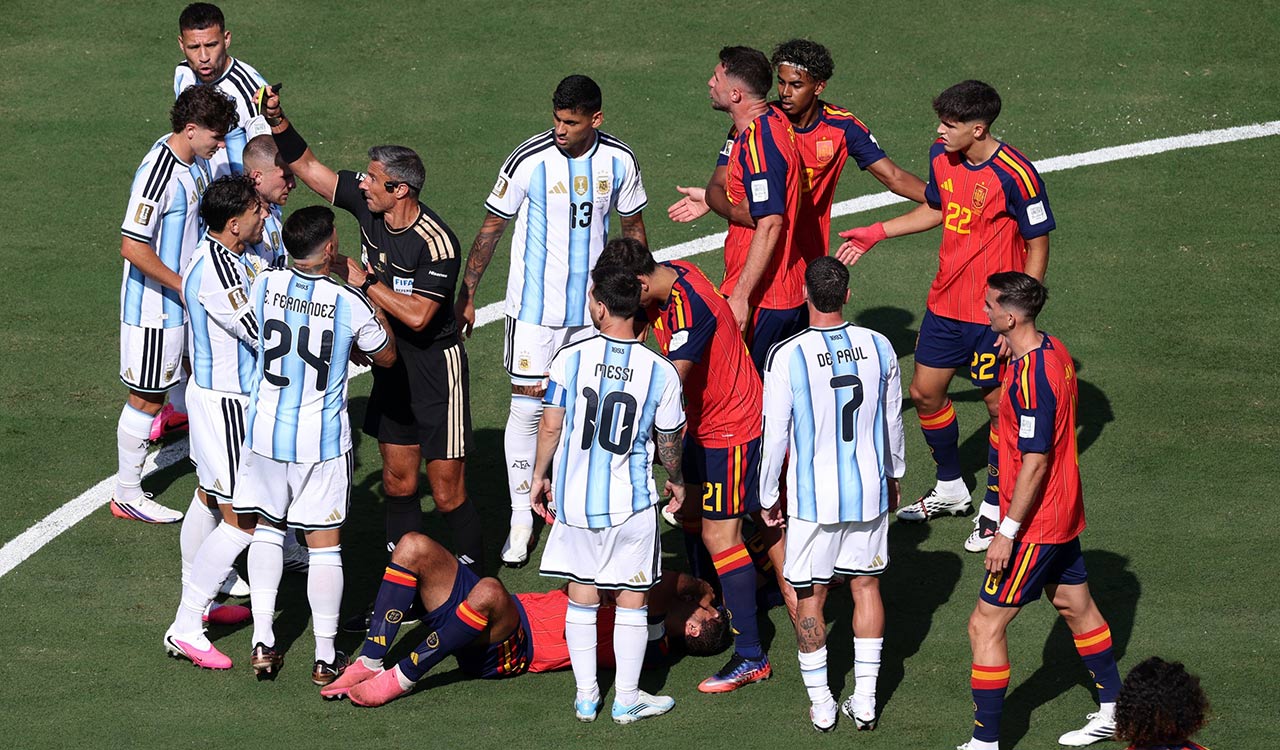 Ugly scenes at FIFA WC final: Punches thrown, Paredes grabs Garcia by throat after final whistle