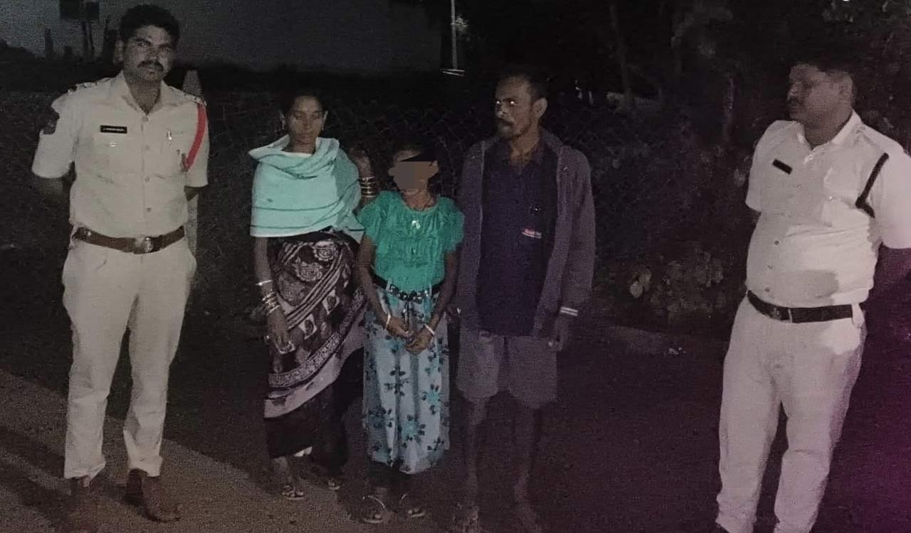 Gajwel police reunite runaway schoolgirl with her parents