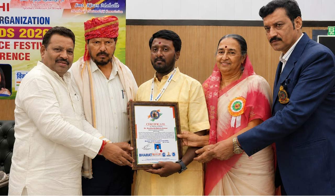 Prominent spiritual guru Dr Suresh Kumar receives Bharat Book of World Records Award