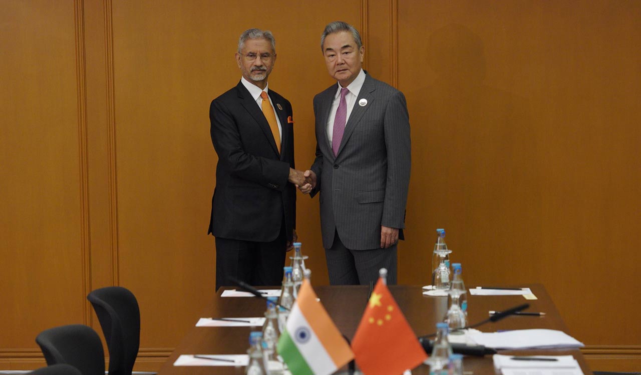 EAM Jaishankar holds talks with Chinese FM Wang Yi in Manila, says ties gradually normalising