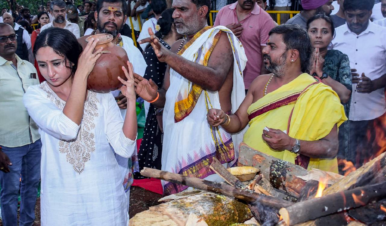 Legendary singer S Janaki laid to rest with state honours in Mysuru