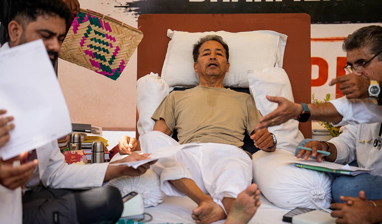 Jantar Mantar protest: Tharoor appeals to Wangchuk to end fast, urges govt to initiate dialogue