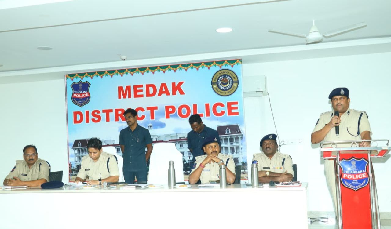 Highway side hotel staff must act swiftly to safe lives of road accident victims : Medak SP