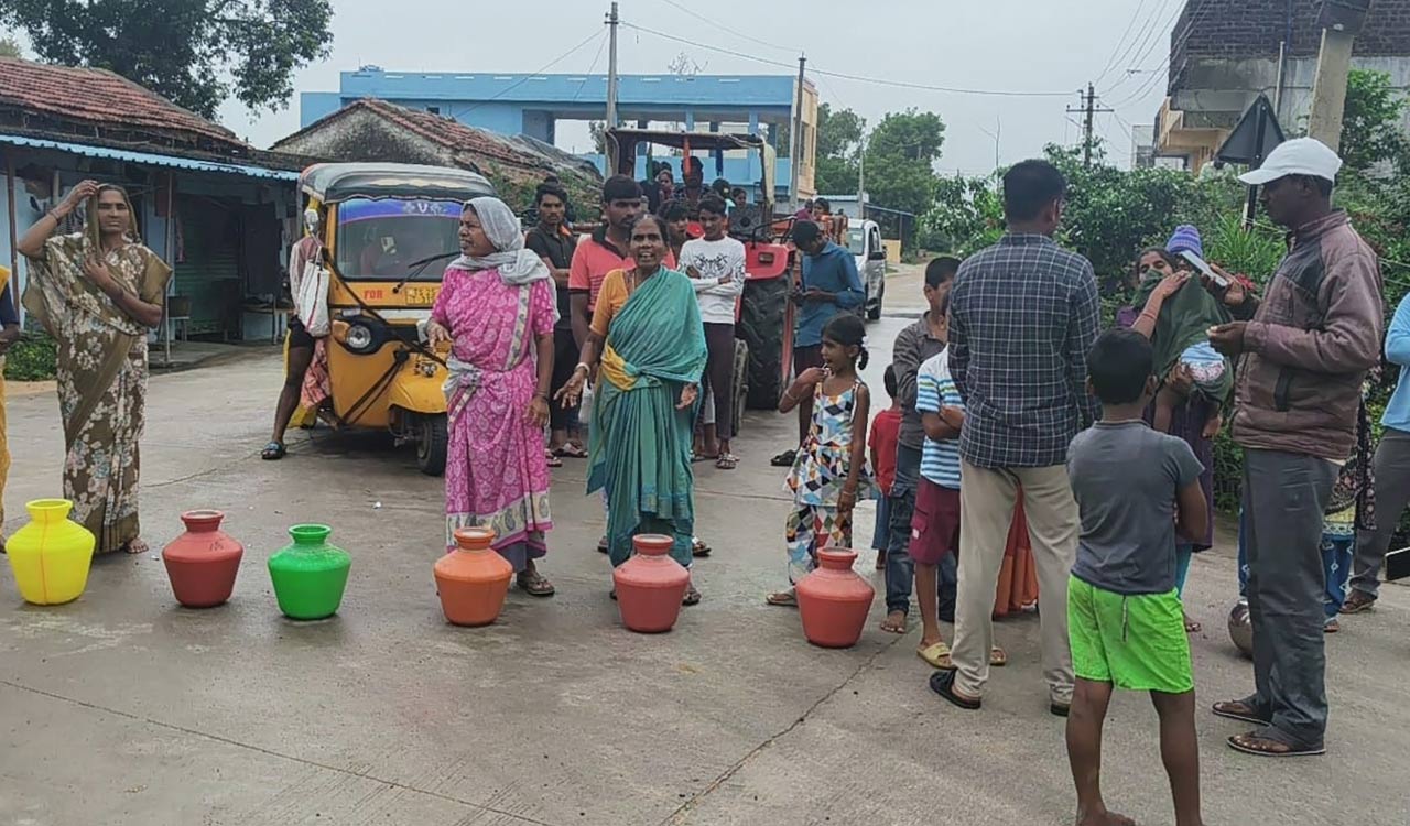 Villagers blocked road over disruption of water supply in Medak