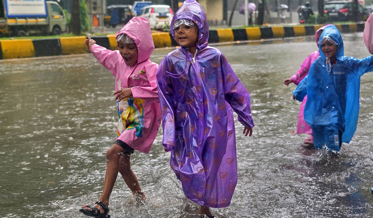 Mumbai wakes up to brief respite after heavy rain; IMD issues red alert for more showers