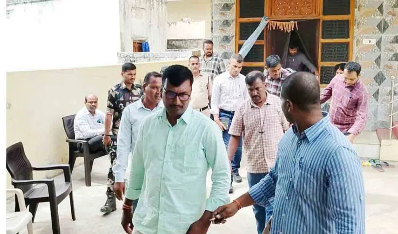 Municipal engineer arrested while accepting bribe of Rs 2 lakh in Peddapalli
