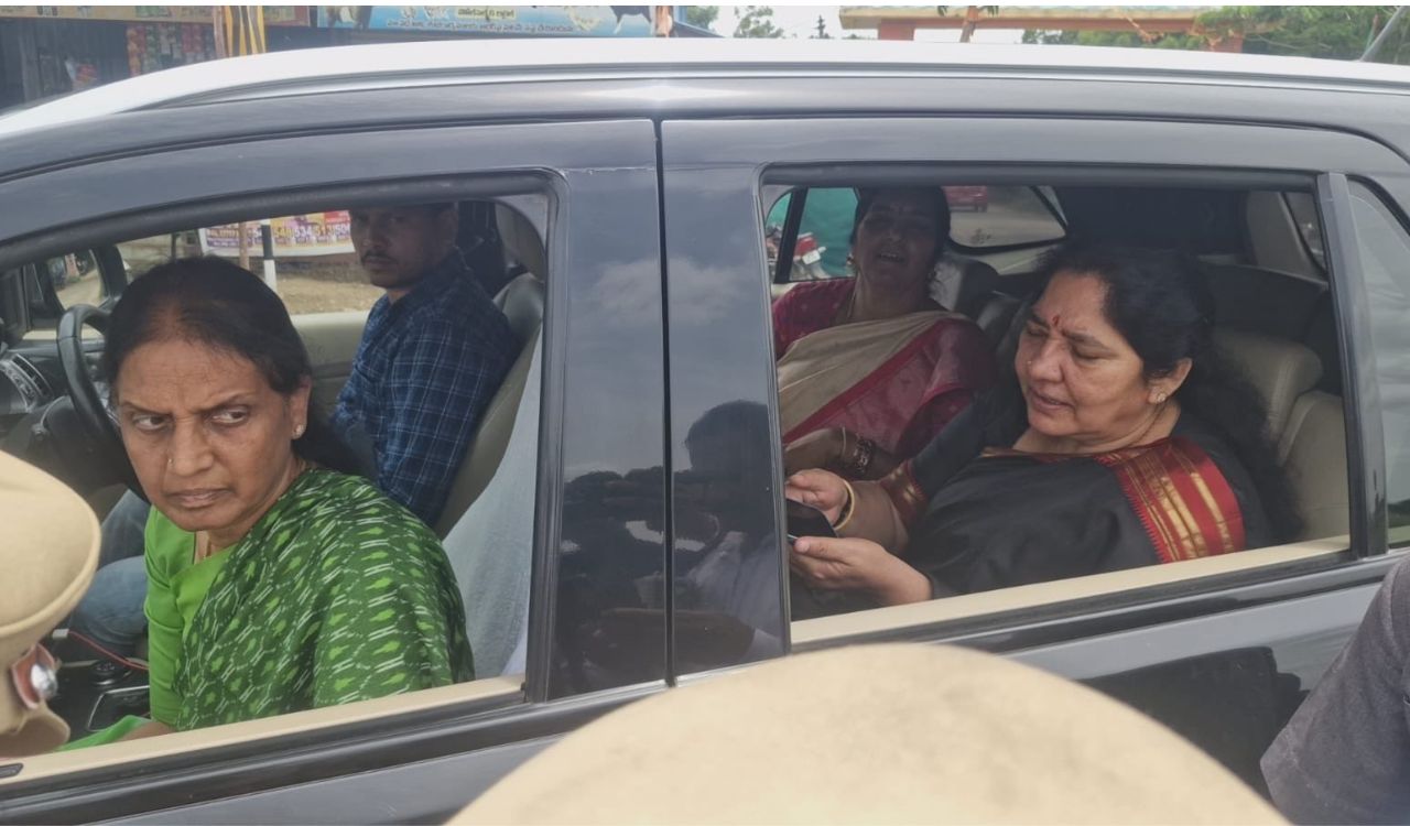 Tension prevails as police detain Sabitha Indra Reddy on way to visit Shabad murders victims’ kin
