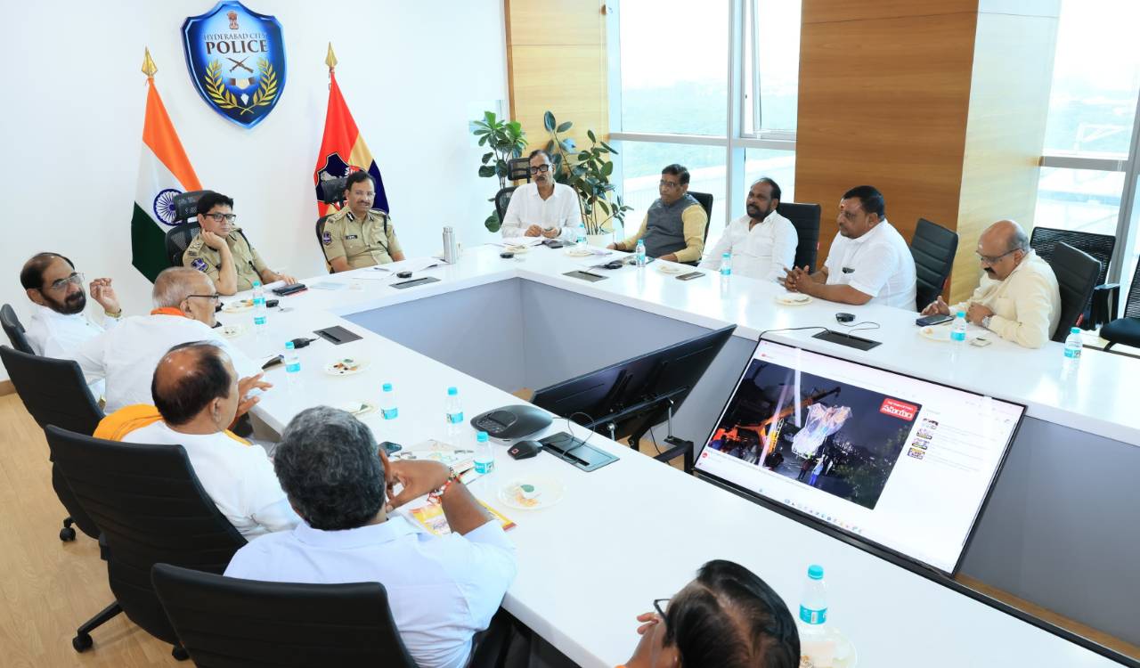 Hyderabad police chief meets Ganesh Utsav organisers, stresses idol transport safety