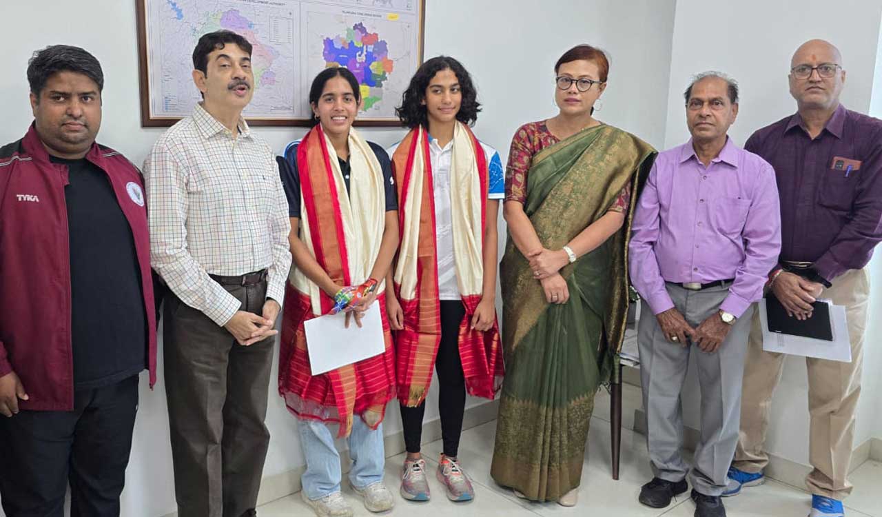 Telangana honours swimmers Shivani Karra and Vritti Agarwal for national success