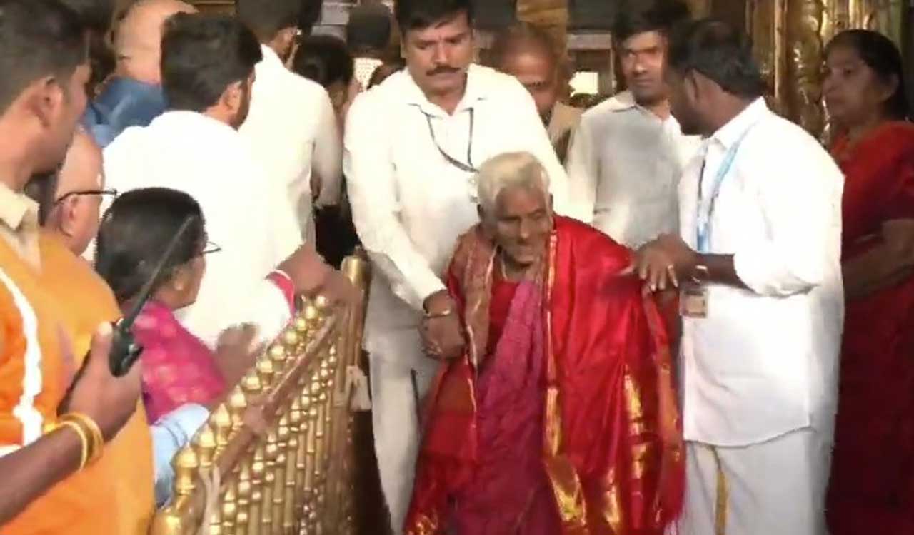 TTD arranges special VIP darshan for 116-year-old devotee who trekked to Tirumala