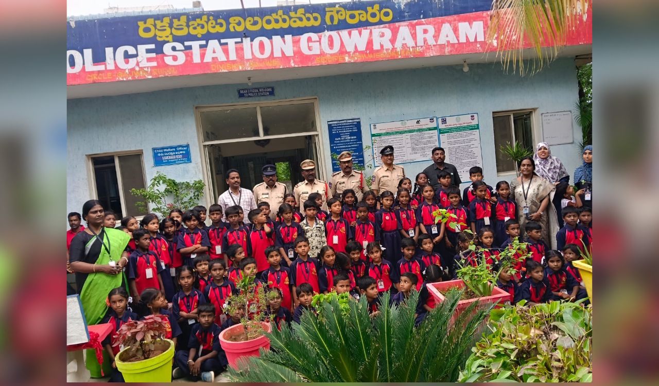 Siddipet: Thunki Khalsa primary school students visit Gouraram police station for policing awareness