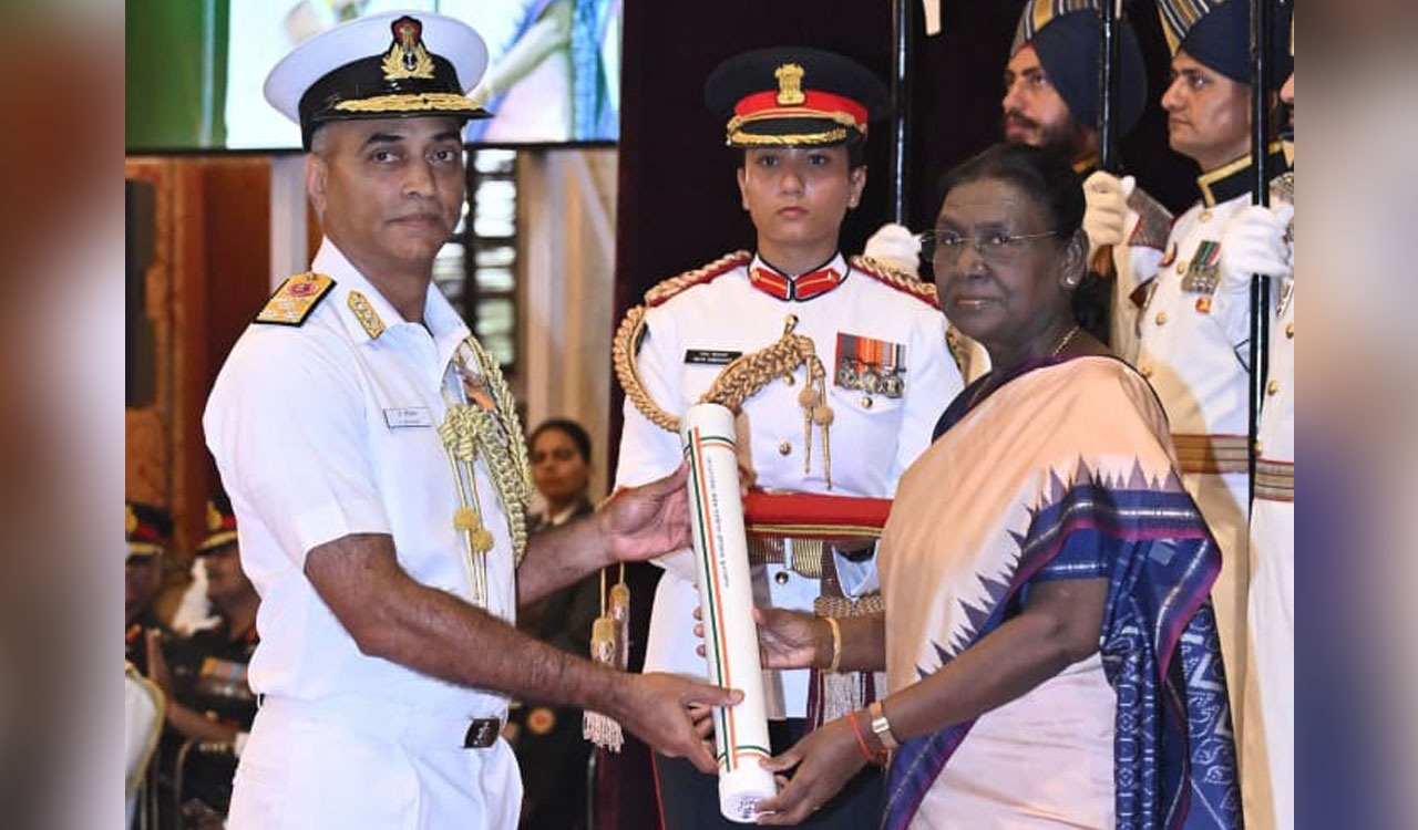 Vice Admiral K Srinivas conferred Ati Vishisht Seva Medal by President Droupadi Murmu