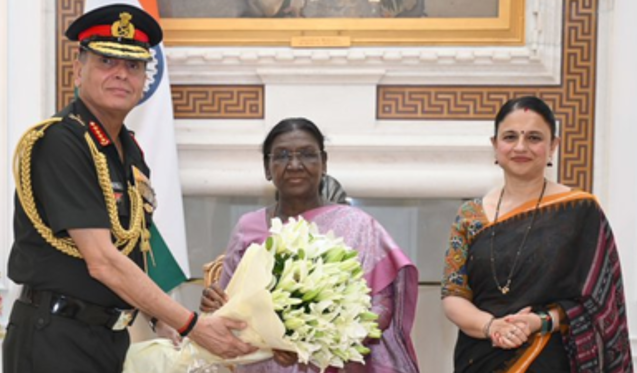 Army Chief General Dhiraj Seth calls on President Droupadi Murmu