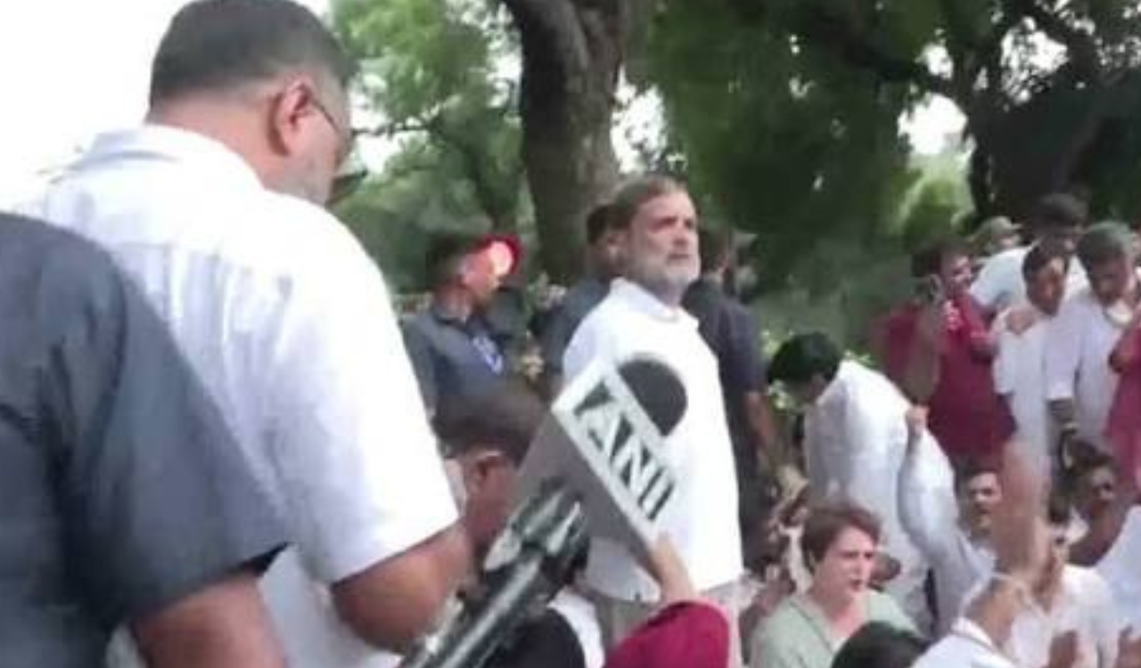 Rahul, Priyanka lead Congress protest outside PM residence, seek Modi’s resignation