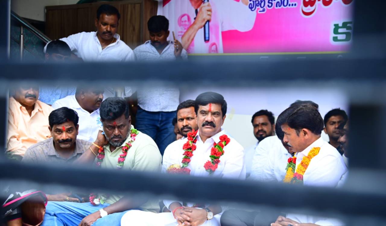 Prashanth Reddy stages hunger strike after house arrest, sets Aug 15 deadline for Bheemgal works