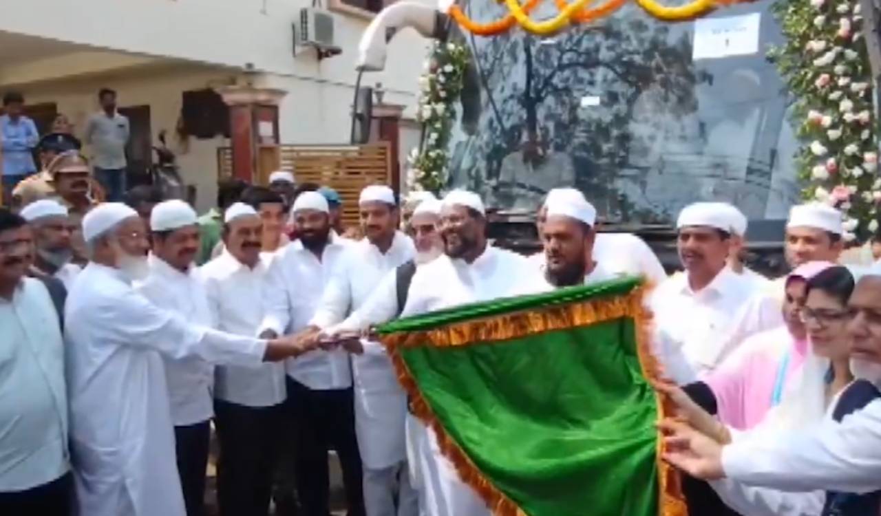Andhra CM Chandrababu Naidu fulfils poll promise for Hajj pilgrims