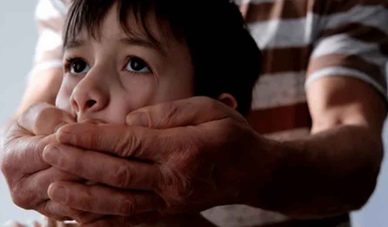 Three-year-old boy kidnapped from Secunderabad Railway Station; hunt on for suspect