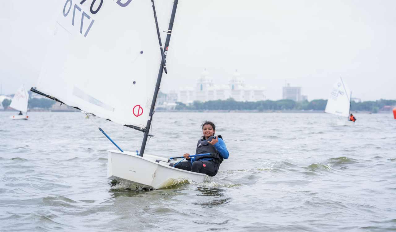 Ravi Kumar and Shringhari Roy shine on opening day of Youth Open Regatta