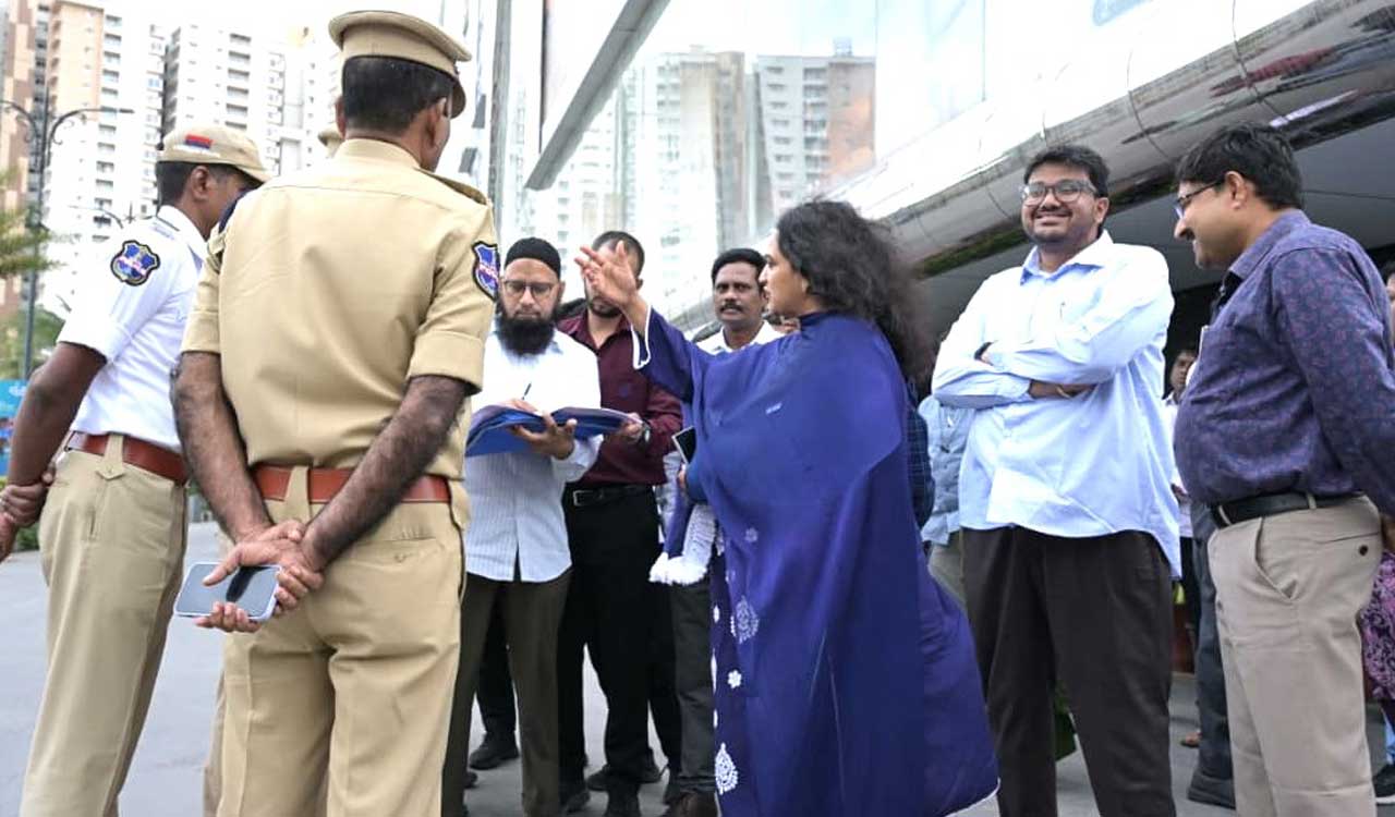 Cyberabad officials inspect Sarath City Capital Mall to ease traffic congestion