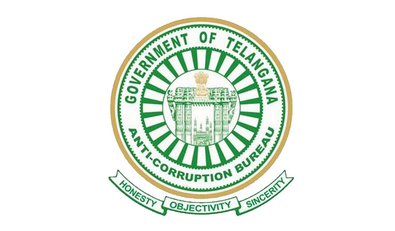 ACB catches Revenue Inspector taking Rs 14,000 bribe