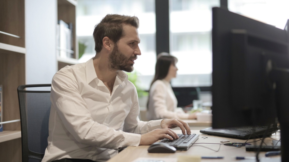 AI Researcher vs AI Engineer: Which Career Path is Right for You?