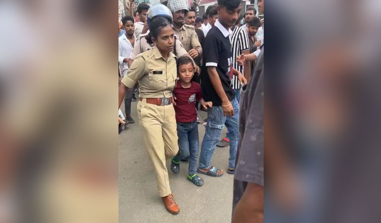 Bihar: 6-yr-old boy draws attention for bold remarks during students’ protest