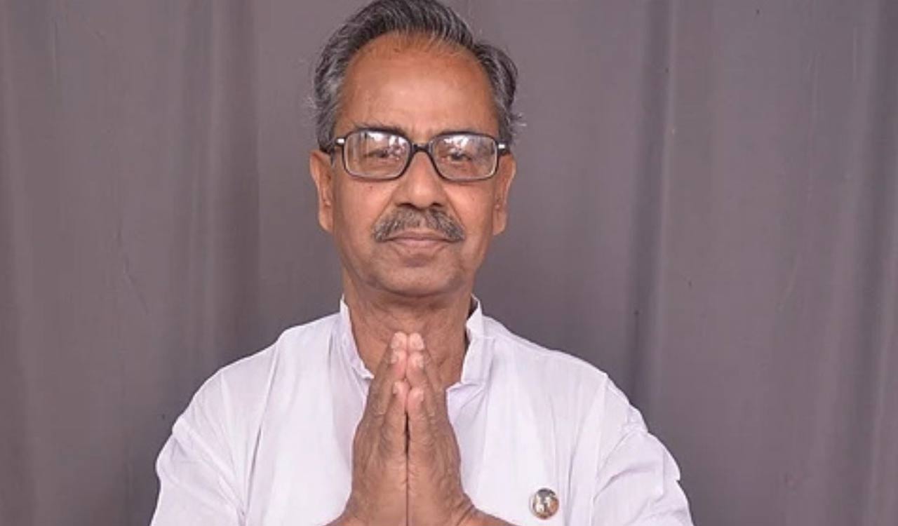 Former deputy speaker of Bengal Assembly, Ashis Banerjee, found hanging at TMC office