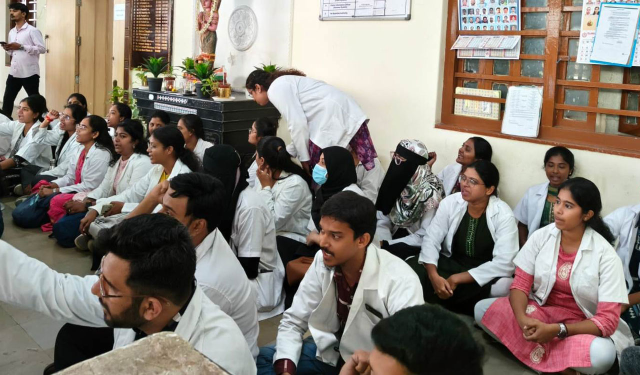 Watch: Telangana AYUSH medicos protest for higher stipends