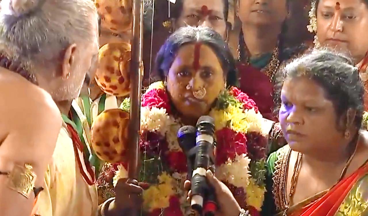 Bonalu Rangam: Oracle Swarnalatha predicts floods, fire accidents and loss of life in Telangana