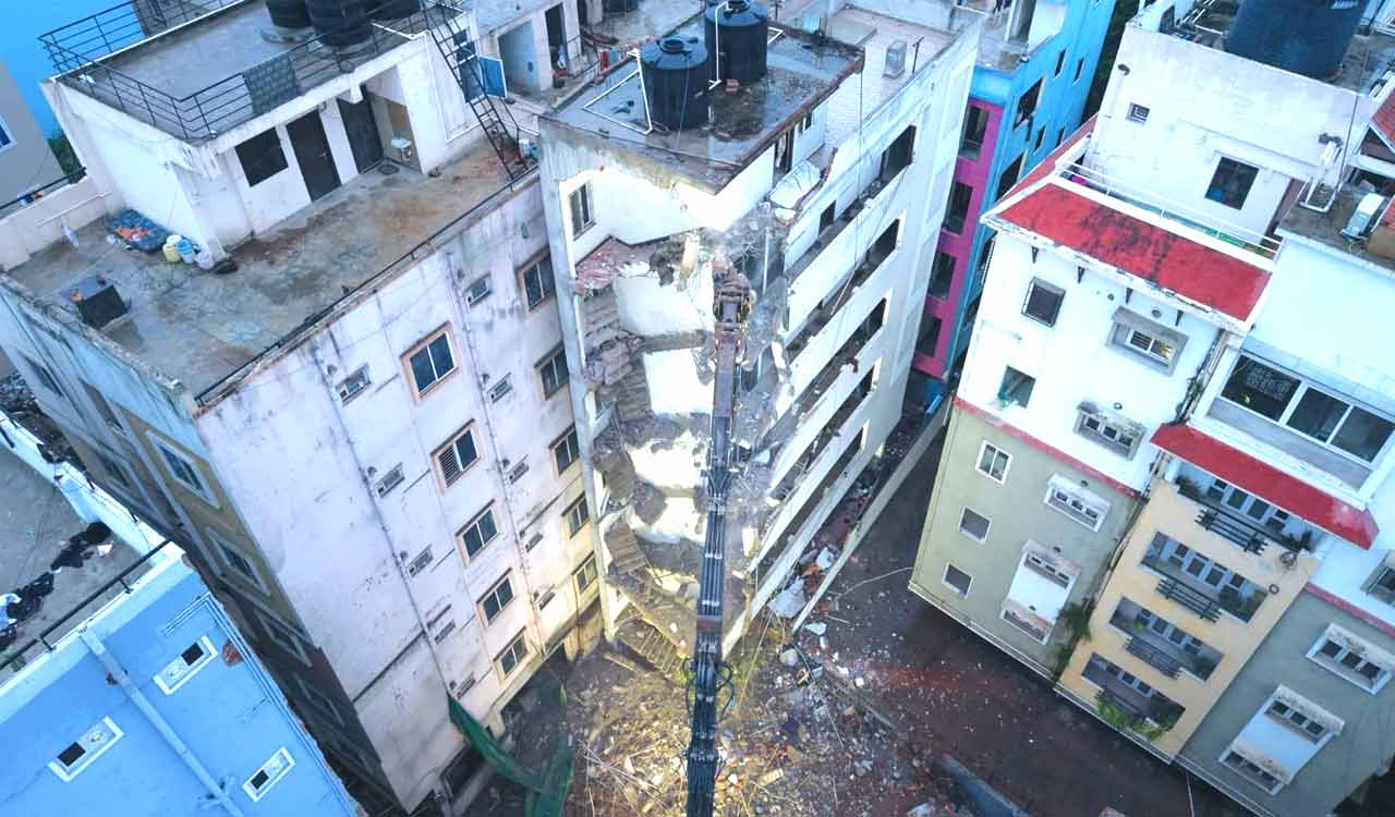 CMC orders demolition of unauthorised under-construction buildings in Cyberabad