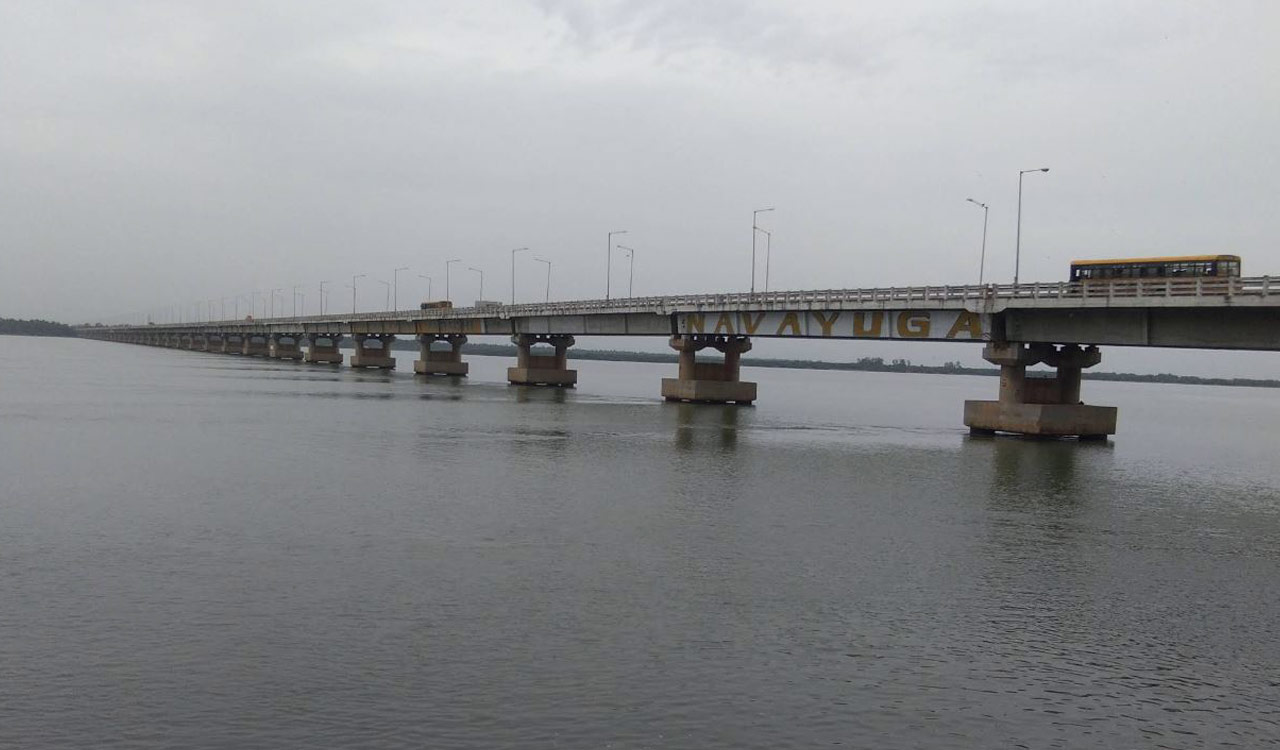 Mandya farmers protest Cauvery water release to Tamil Nadu