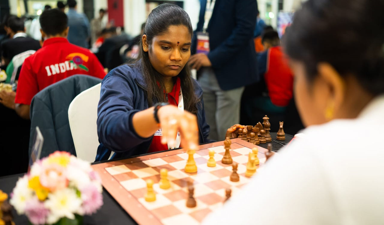 Vignesh Vermula and Saranya Devi win Asian Junior Blitz titles for India