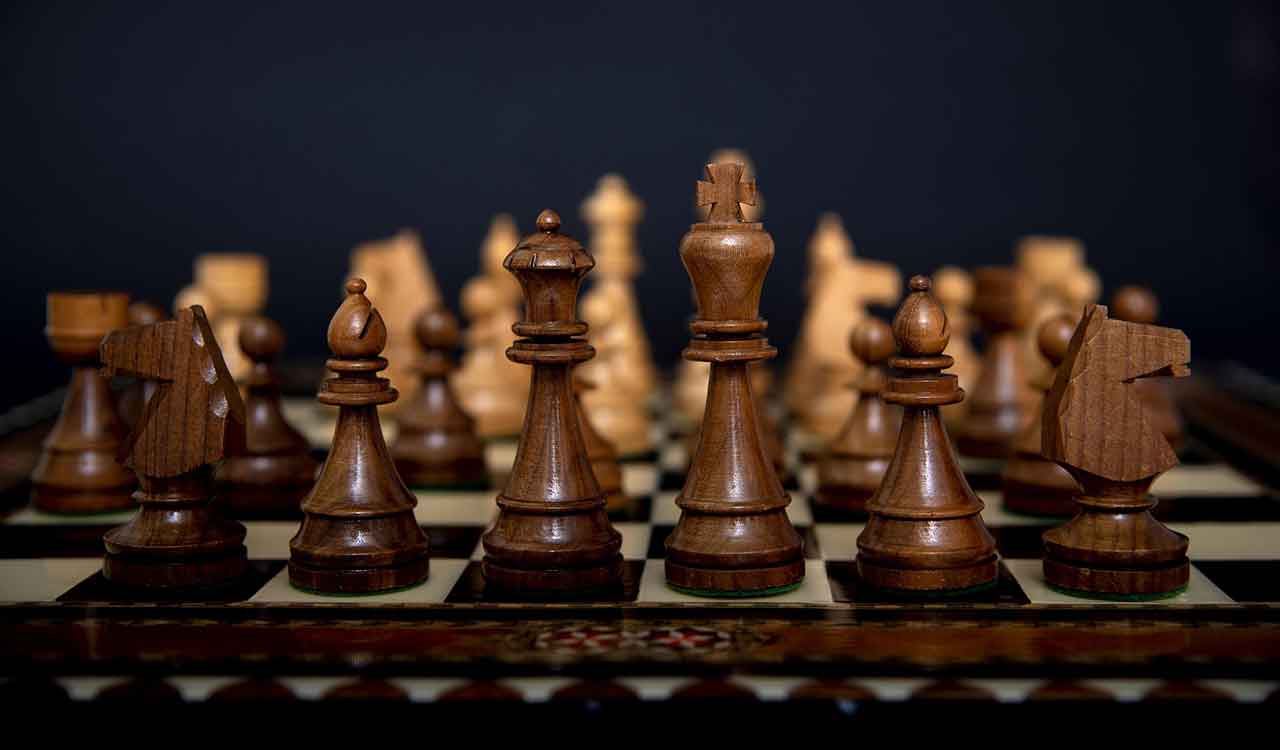 Seven players share lead in 243rd Brilliant Trophy chess tournament