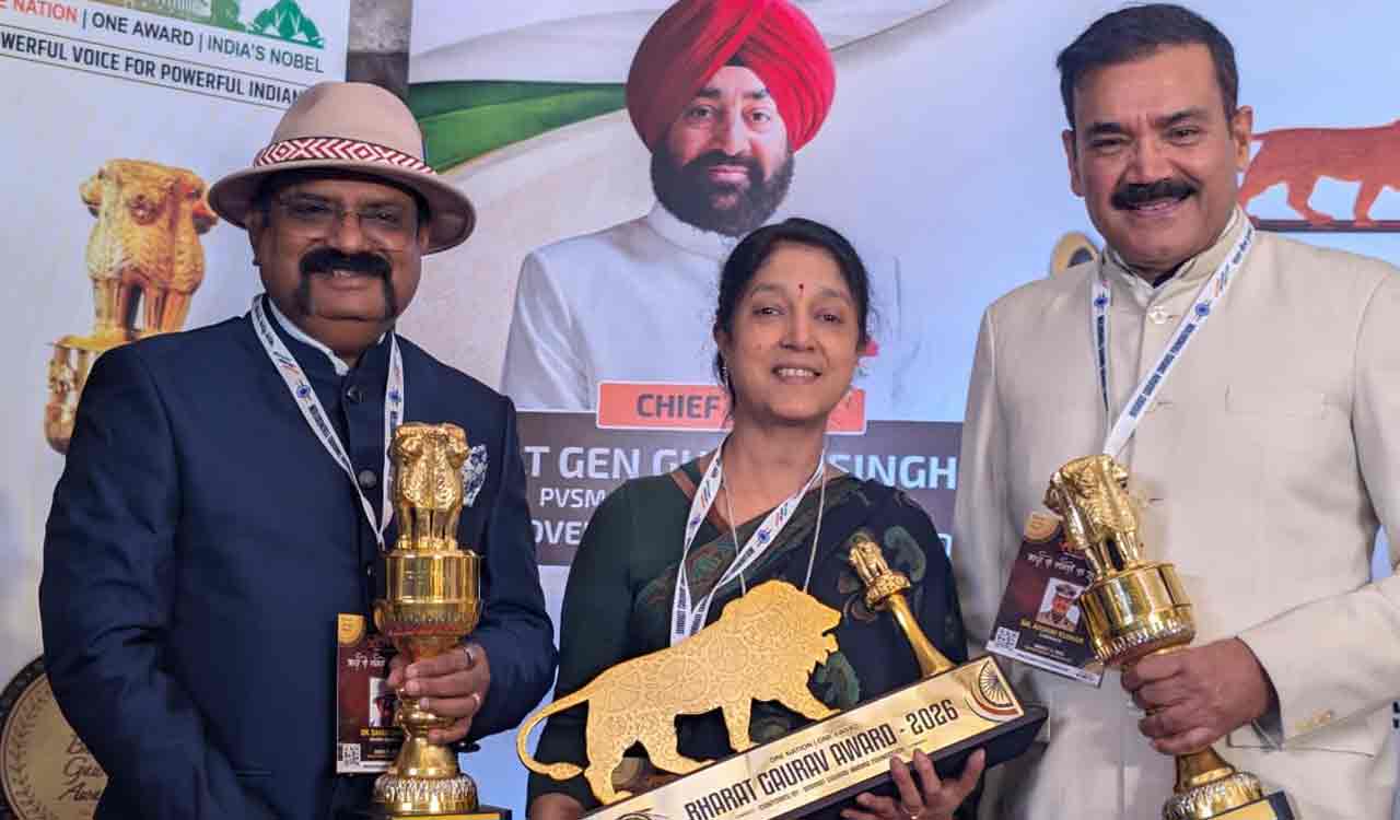 Former Telangana DGP Anjani Kumar receives Lifetime Achievement Award