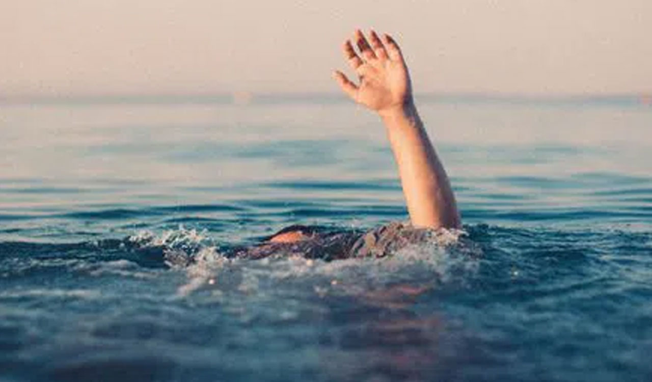 Shepherd drowns while crossing flooded stream in Peddapalli
