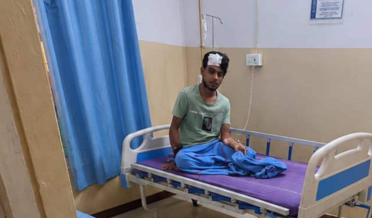 Hyderabad: ABVP, NSUI clash at EFLU campus; several injured