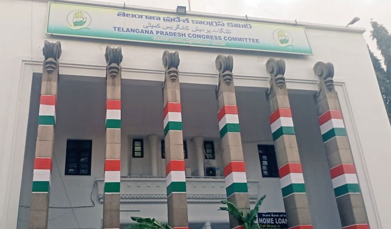 Congress MLAs face flak over silence on Konda Surekha remarks