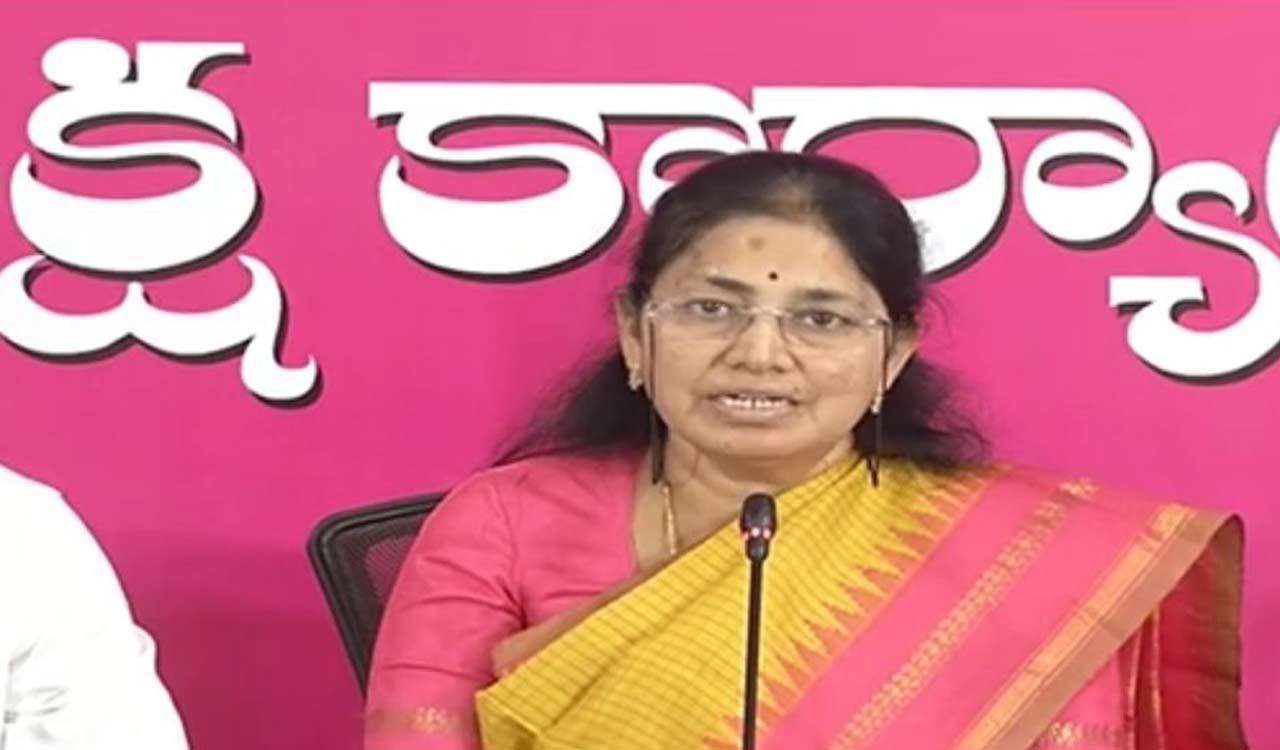 Gongidi Sunitha demands Revanth Reddy’s resignation over law and order situation in Telangana