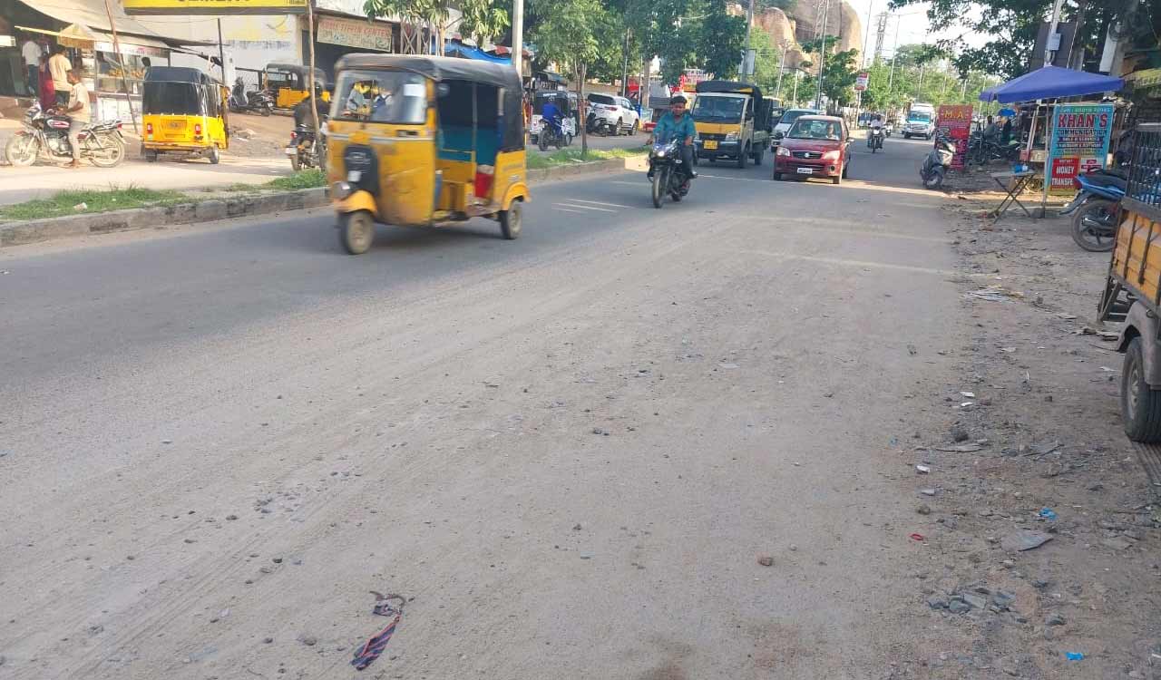 Hyderabad: Silt, poor lighting raise safety concerns on Barkas-Pahadi Shareef road