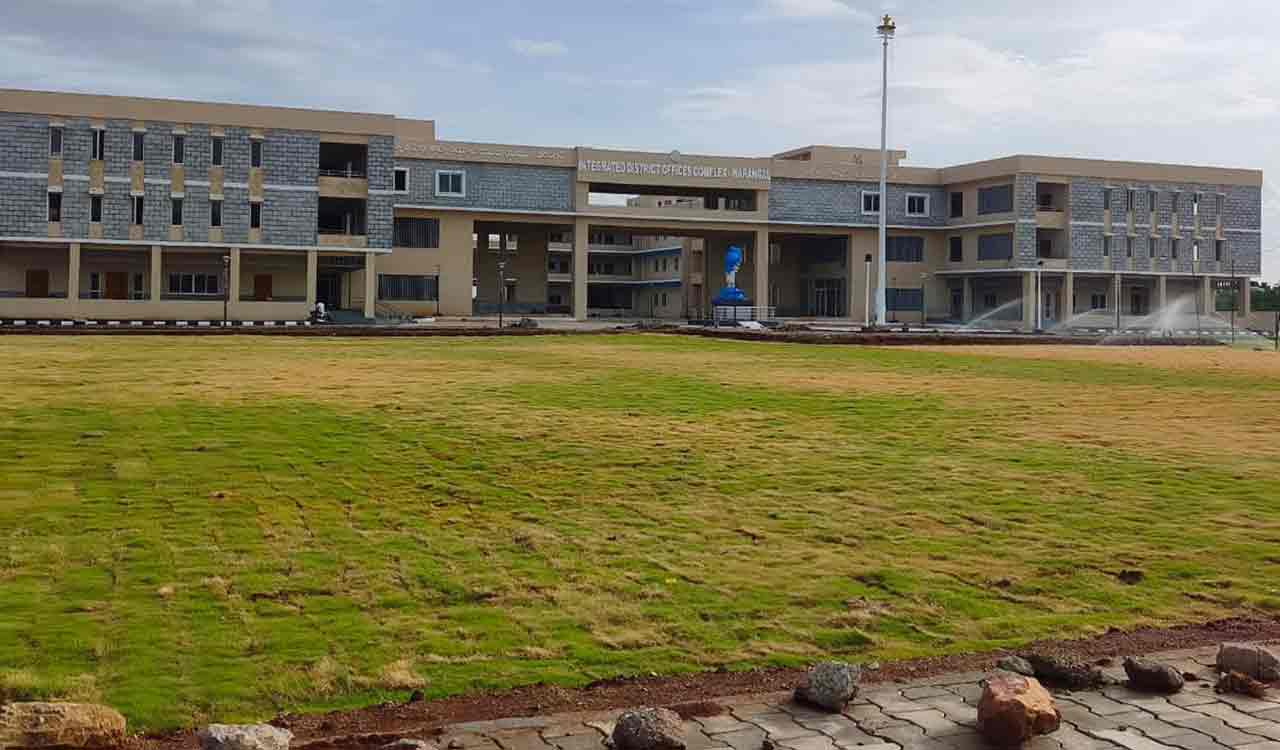 Delay in Warangal collectorate inauguration troubling public